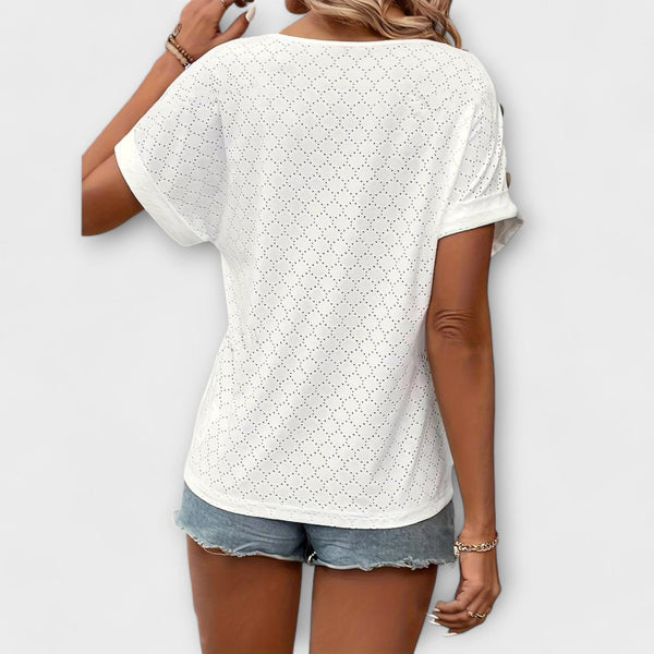 Mia - T-shirt z guzikami i dekoltem w szpic