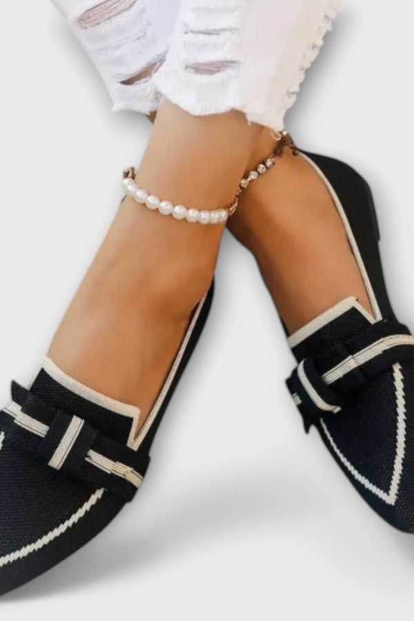 Stylowe damskie płaskie buty z wiązanym wzorem