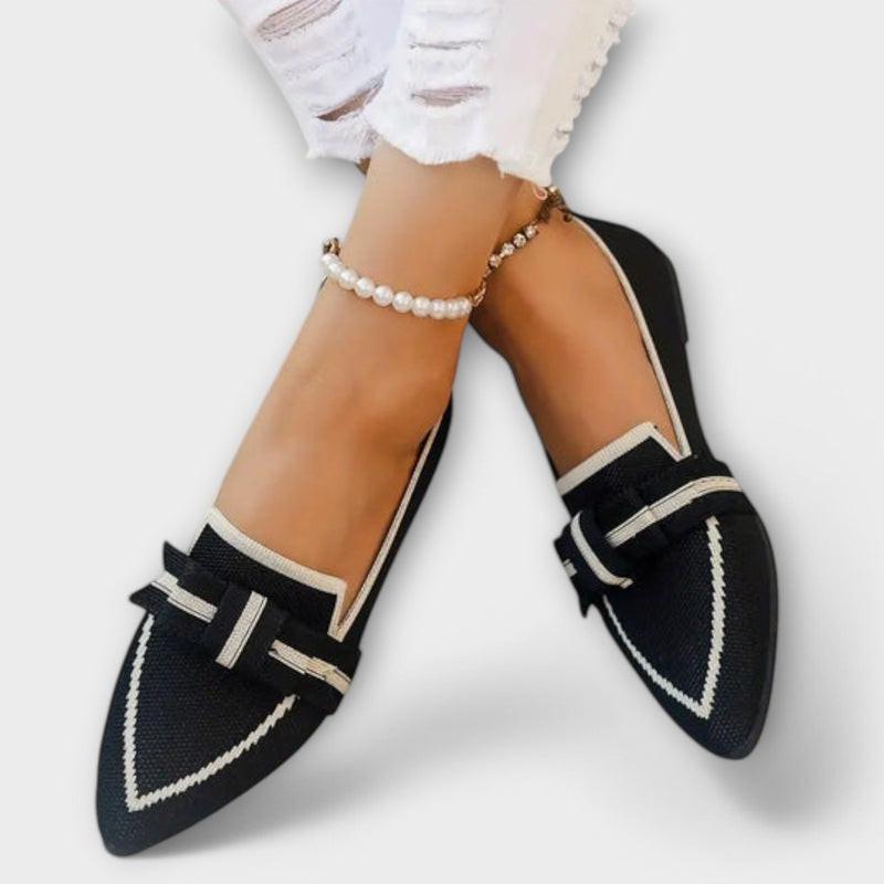 Stylowe damskie płaskie buty z wiązanym wzorem