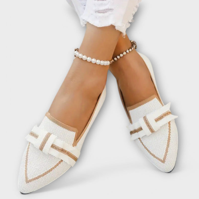 Stylowe damskie płaskie buty z wiązanym wzorem